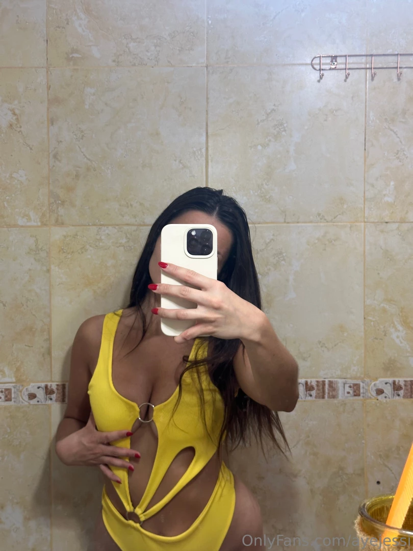 Comment how the color yellow looks on my body and i ll send you a 