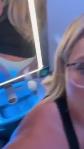 Keeping the tradition of airplane booty pics alive