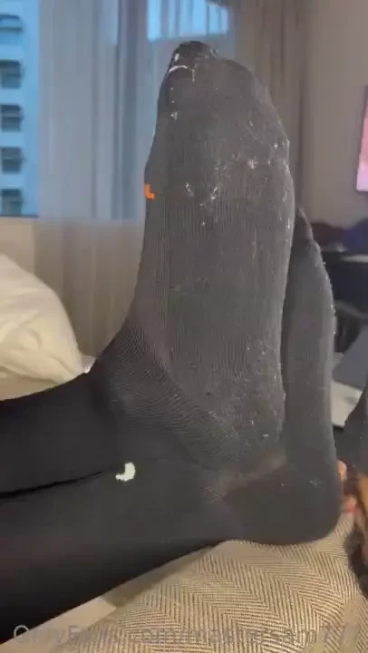 I love that way he cleans up my feet 
