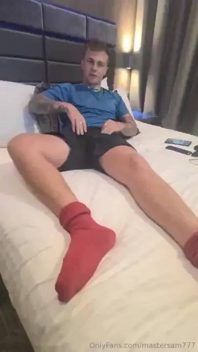 5 minutes of me playing with my arse and cock someone lick 
