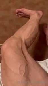 I could not decide which one is better so i upload both veins veins part 1