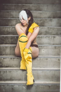 A little pick-me-up set with 7 photos featuring topless and to help part 1