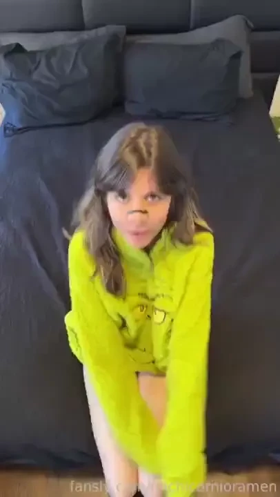 Chill sexybabes petitgirl petite cute grinch slim thin teen hd hot part 1 