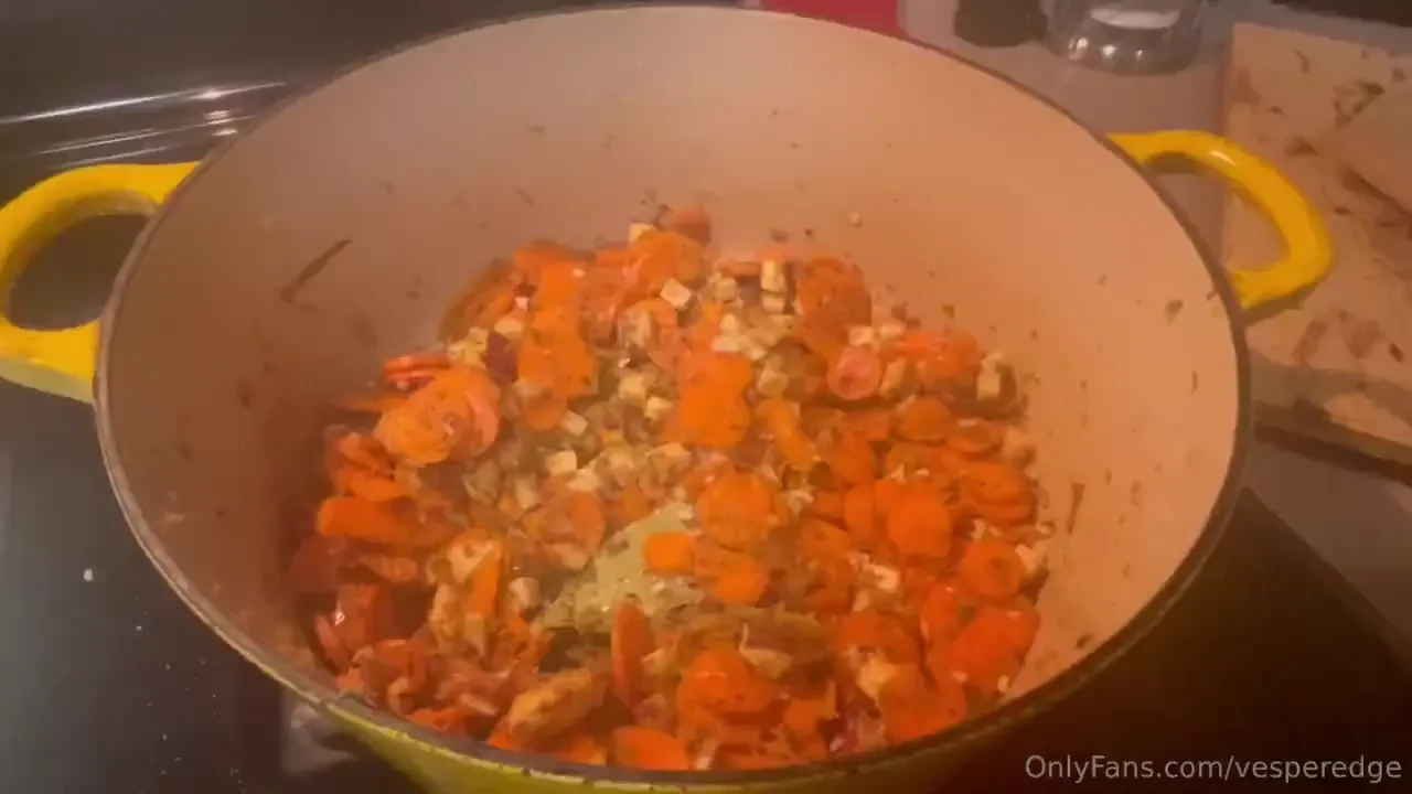 Getting ready to be live from my kitchen will you join me vesperedge 