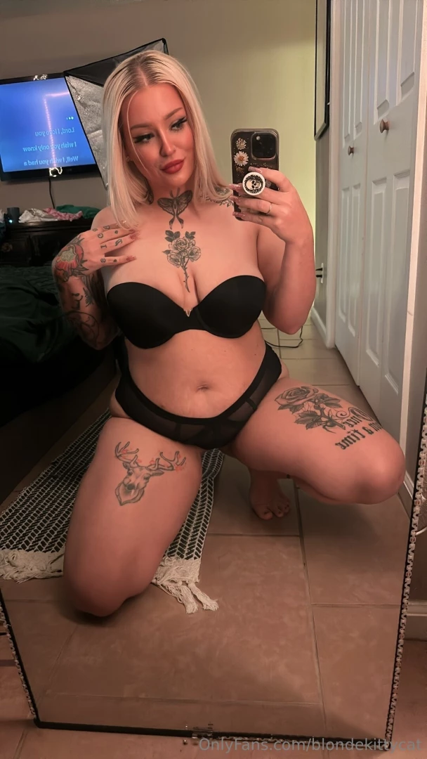 I bought a new tiny s today cum and rate how it looks on me 