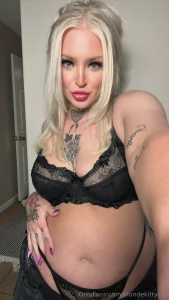 Loving my curves in this black bikini who wants a closer look