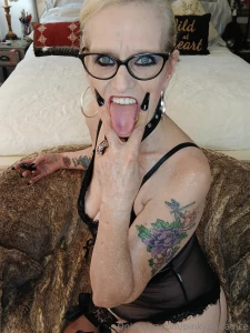 Hot hot hot did i mention its hot new double penetration video for