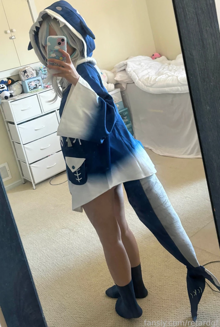 Gawr gura cosplay photoset 