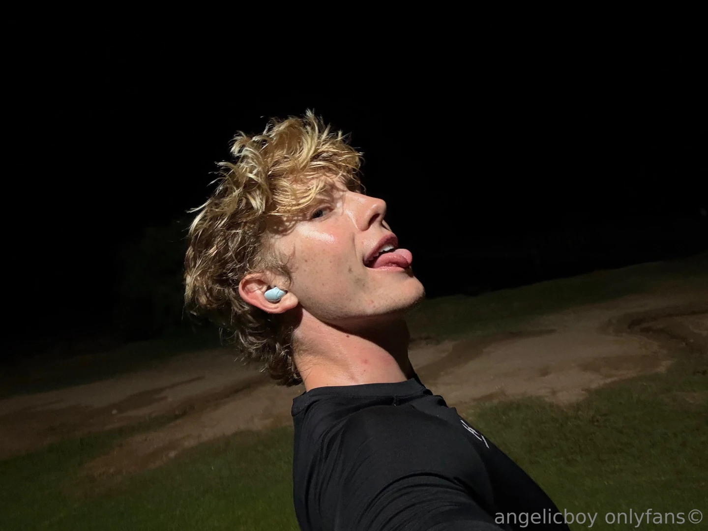 Went on a night run to look good and sweaty for you 