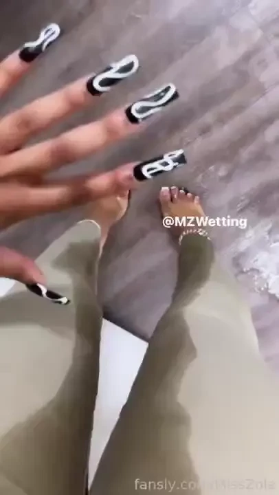 Y all know that i have to show off my new nails in typical omo fashion 