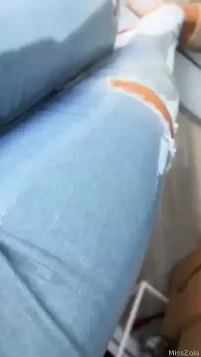 Couldn t hold my morning pee today i knew i had about 5 seconds before 