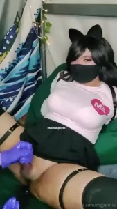 With this armbinder on i m completely helpless while my gf trains my