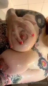 If i grab the side look how much is left ungrabbed i need bigger hands