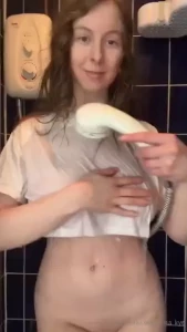 Would i win a wet t-shirt contest reposting this because i genuinely
