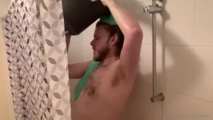 I love sliming myself it s so arousing if i do say so myself i think i