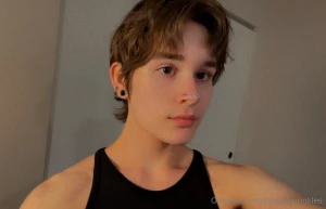 Aight soo i got a haircut but- this dumb bih cut my hair wayyy shorter part 5