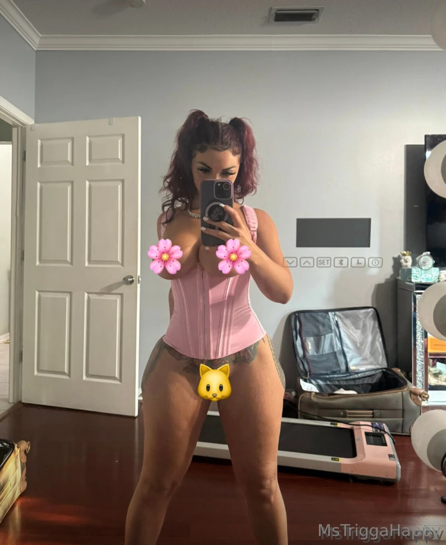 What do you wanna see more of so i can please that cock 