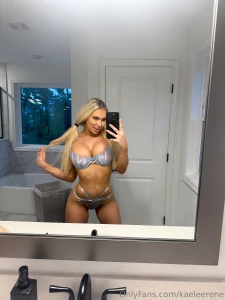 Dm me if you think i m cute part 7