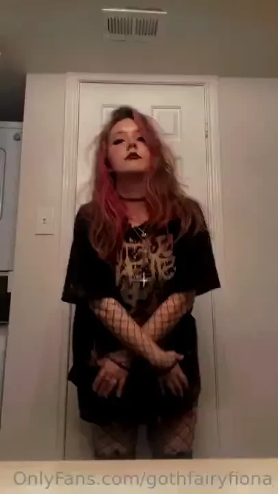 Gotta change out out my outside clothes swipe to undress me 