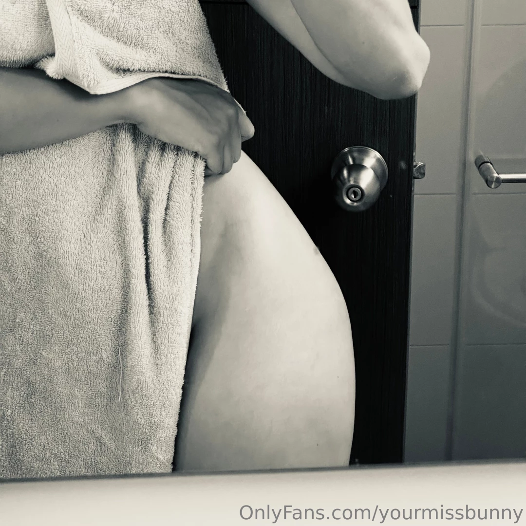 Let s take a hot shower it s too cold here 