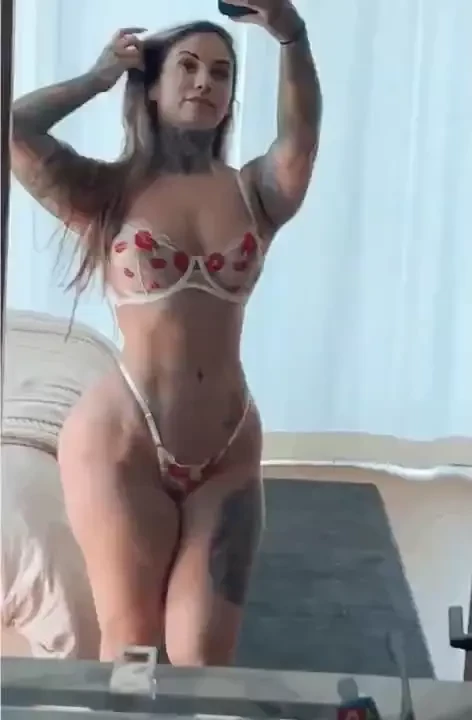 Time to worship your queen 