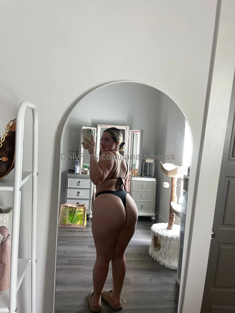 Happy monday part 2100 