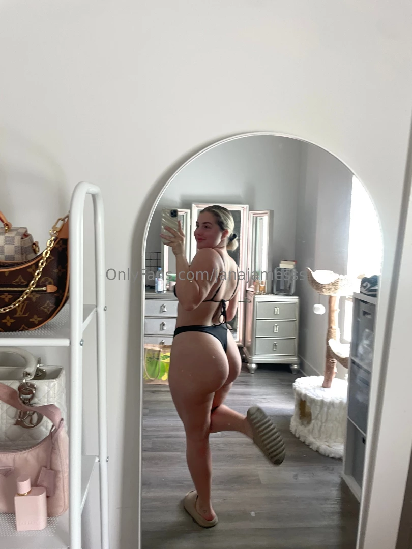 Happy monday part 2101 