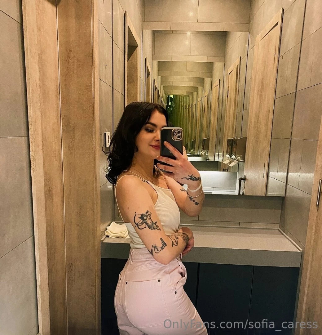 When playing life don t expect applause 