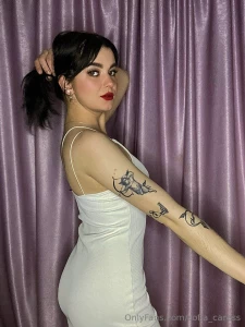 I can beat the rainy weather with hot outfit