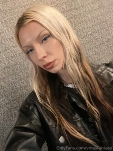 Hair wet like my finish the sentence everyone