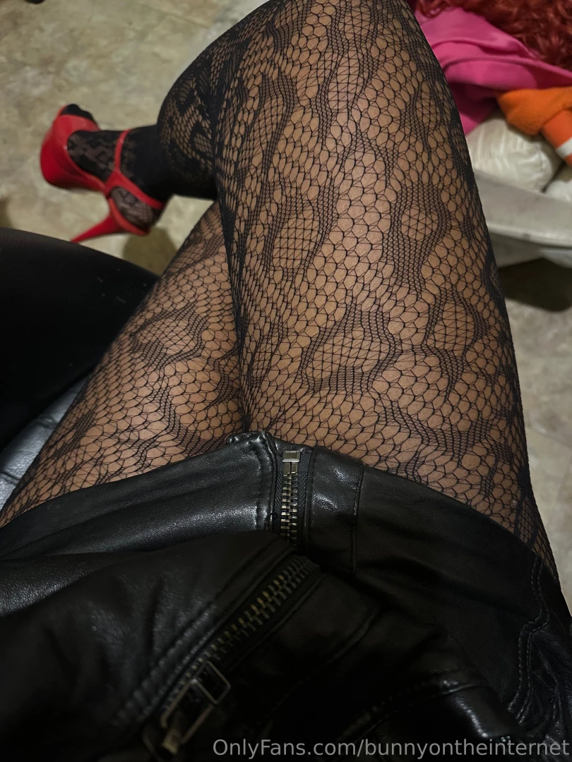 Legs leather lace 