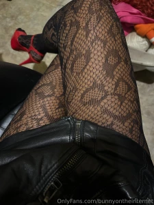 Legs leather lace