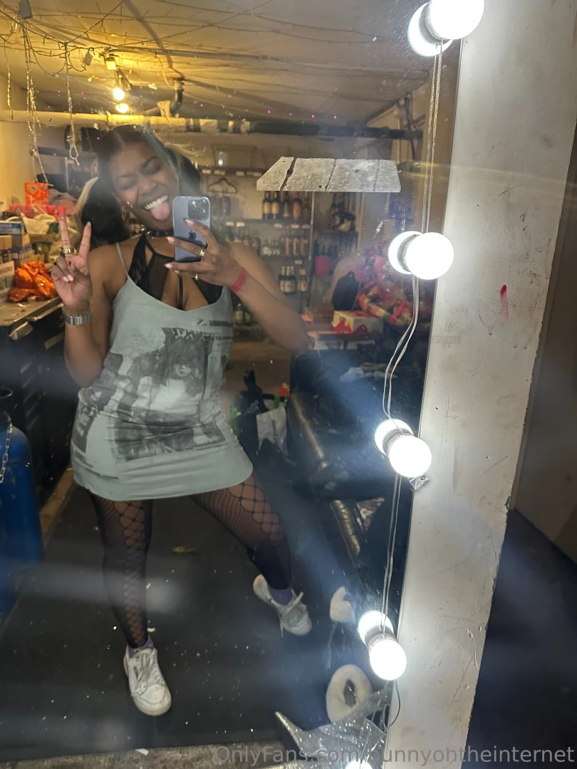 Backstage for a gogo gig last night i think you ll be very pleased 