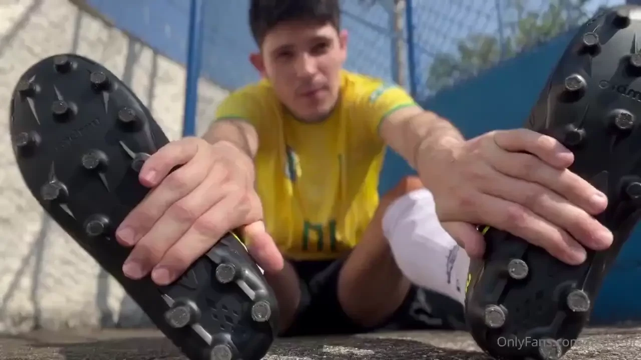 After soccer practice who s gonna worship my sweaty feet 