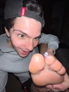 Tinies big feet and big tongue for them to explore macro part 13