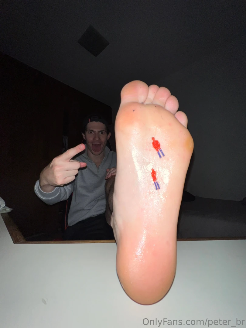 Tinies big feet and big tongue for them to explore macro part 9 