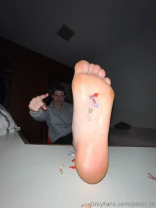 Tinies big feet and big tongue for them to explore macro part 5