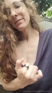 Just needed to show off my pretty flowers that are starting to pop up