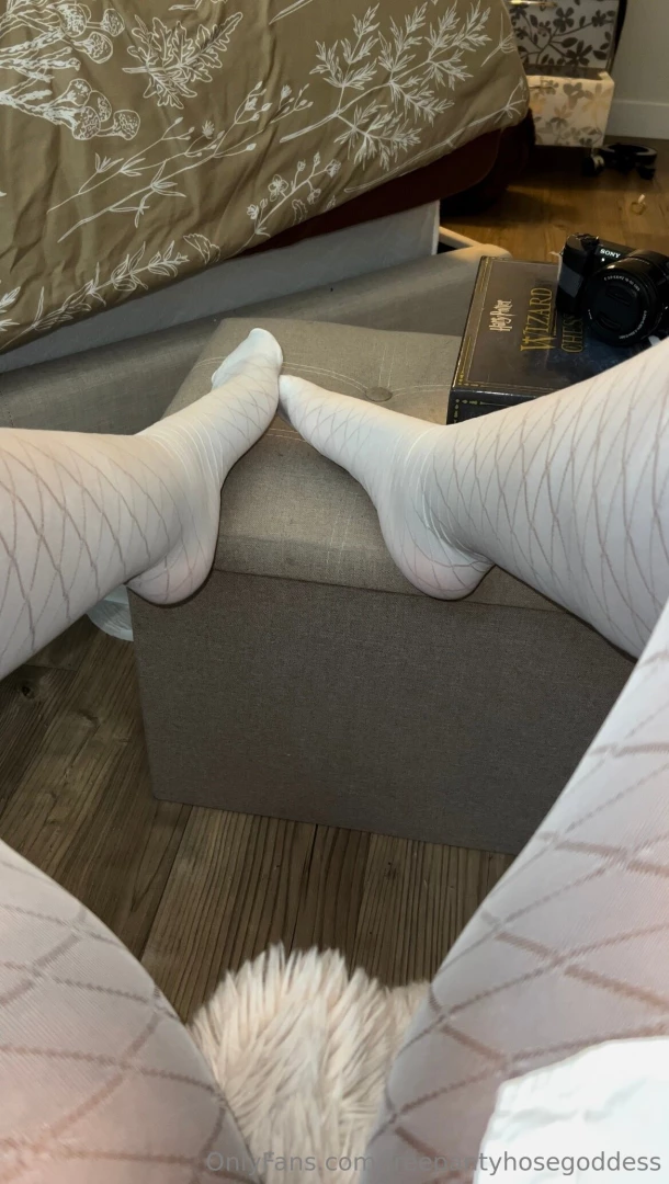 What color nylons do you prefer to see me in 