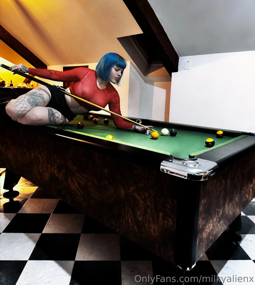 Getting my cue ready for a game of sultry angles and provocative shots 