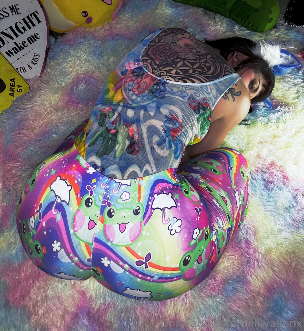 Didn t see you there can you help me stretch out before my squats 