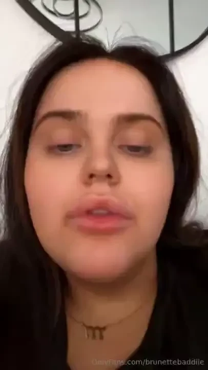 Who wants me to play red light green light 