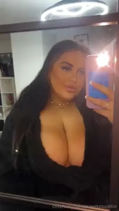 Does this scream sex eyes 