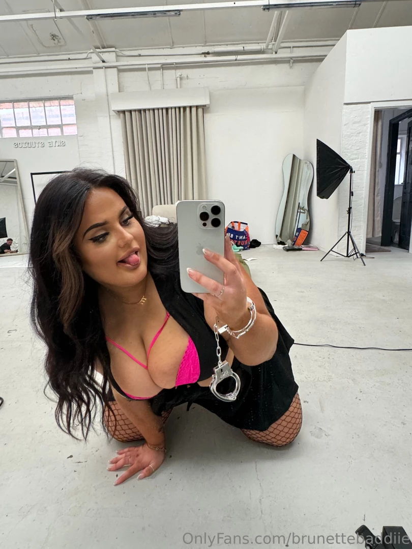 Come here so i can handcuff you 