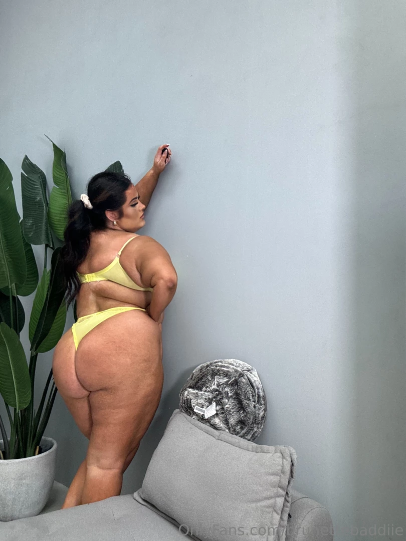 Who likes me in yellow part 3 