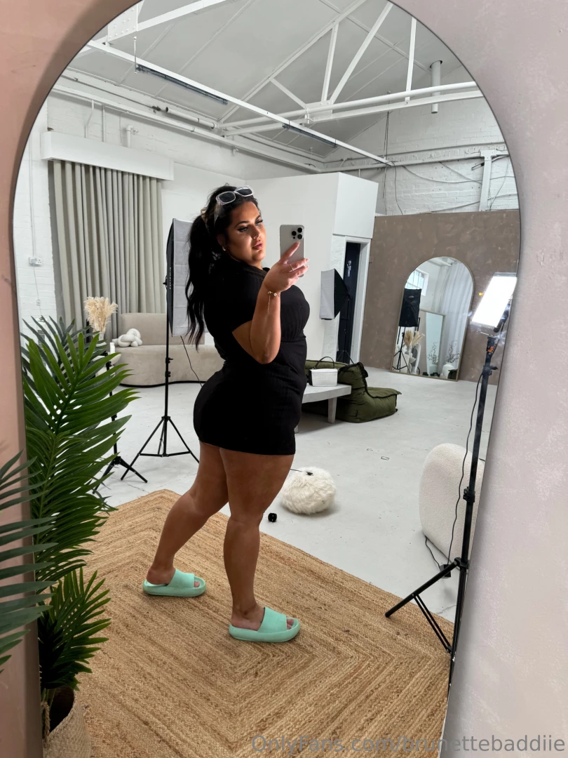 Ass is always hanging out the botttom of my dresses 