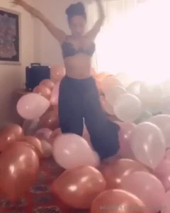 Who has a balloon popping fetish all votes are unanimous