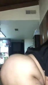 Teasing body show off