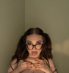 I ll be a good girl and show you daddy