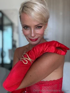 I close my eyes and i can t help but laugh why are you still